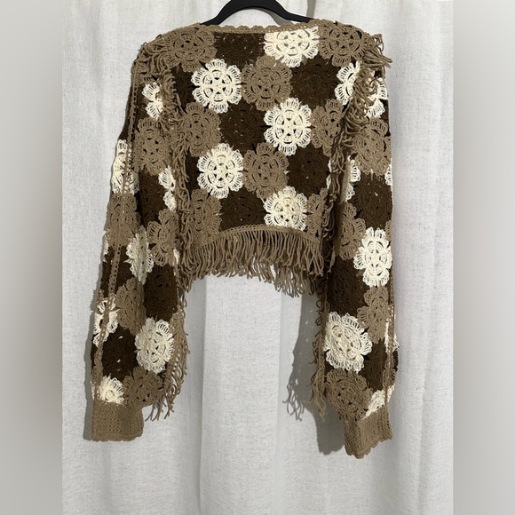 NWT So Me, Boutique Brand Brown Multi Flower Crochet Sweater - Picture 5 of 9